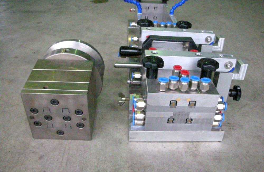 Фильеры и калибровочные формы